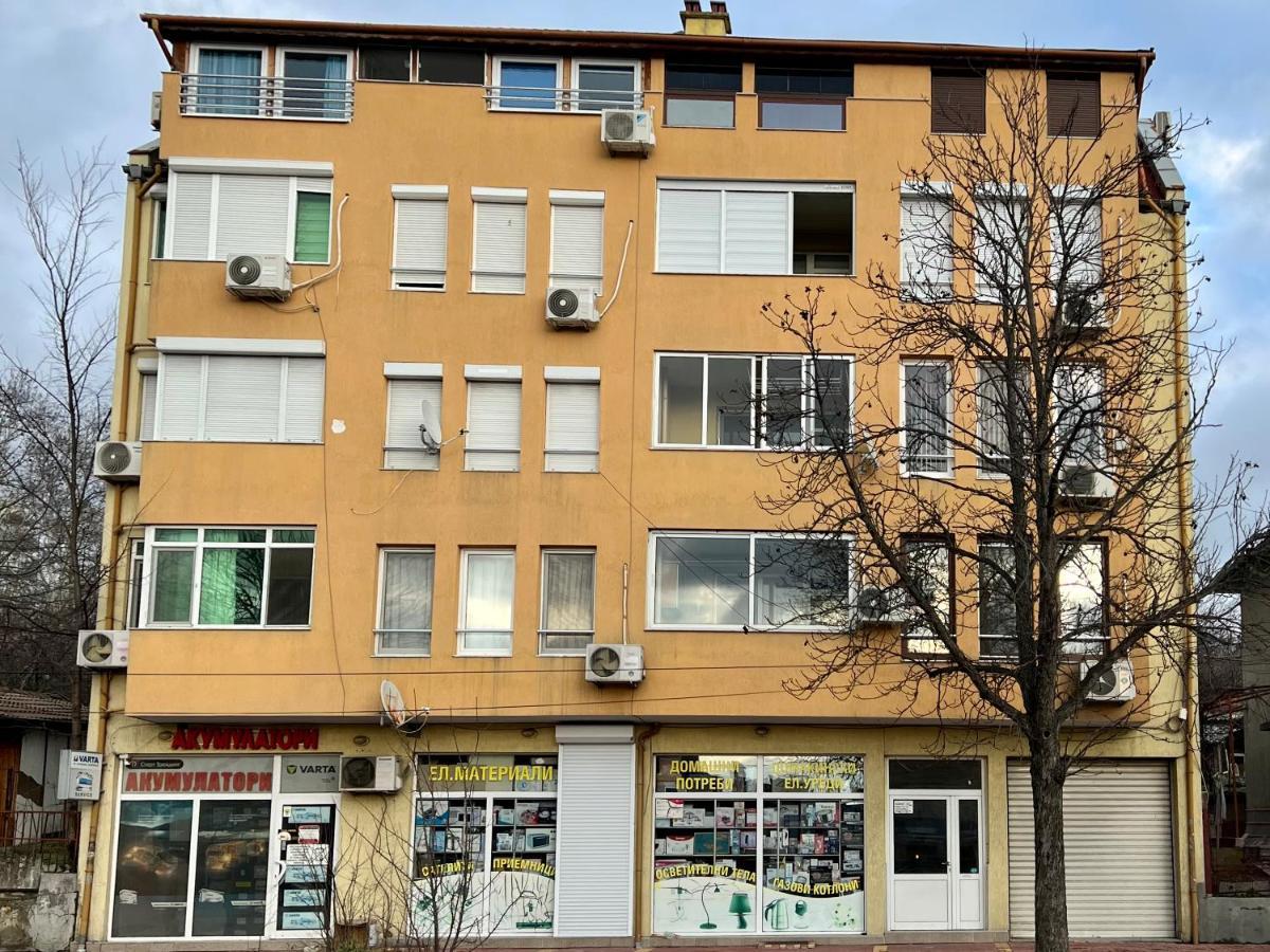 Town Place Apartment Kŭrdzhali Exterior foto